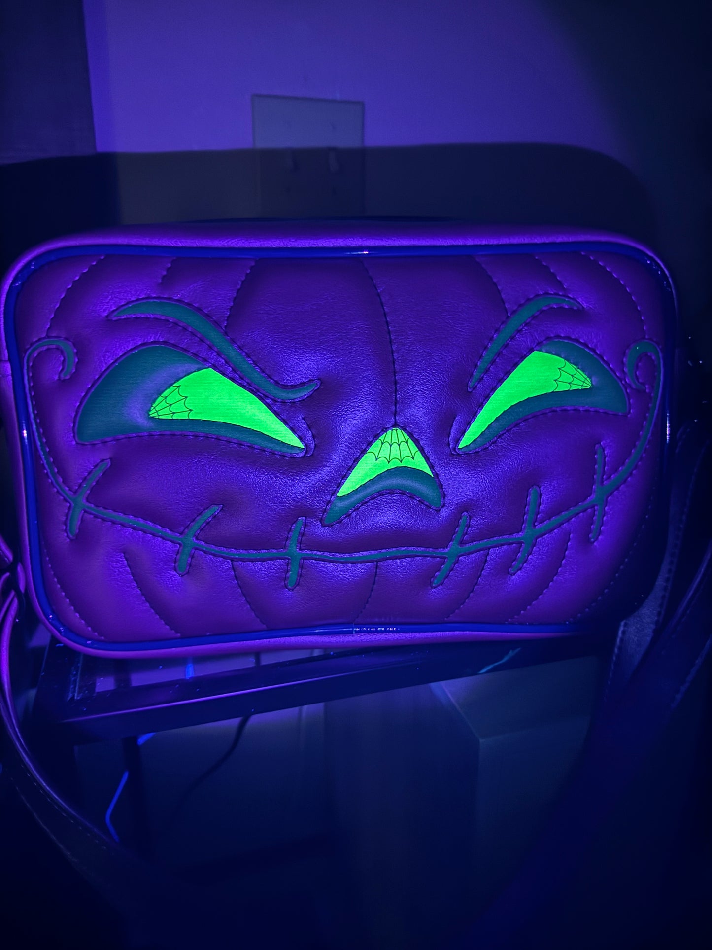 Angry Boxer - Purple Pearl