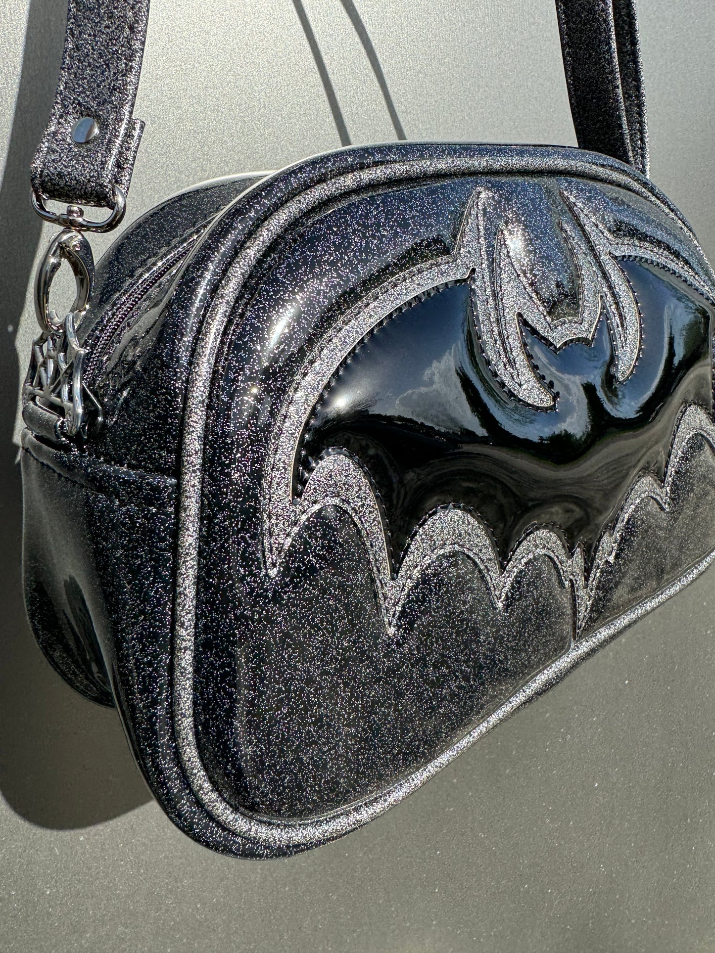 Bat Moxie - Extra Glitter Black & Dark Silver Glitter & Black Chrome Bat