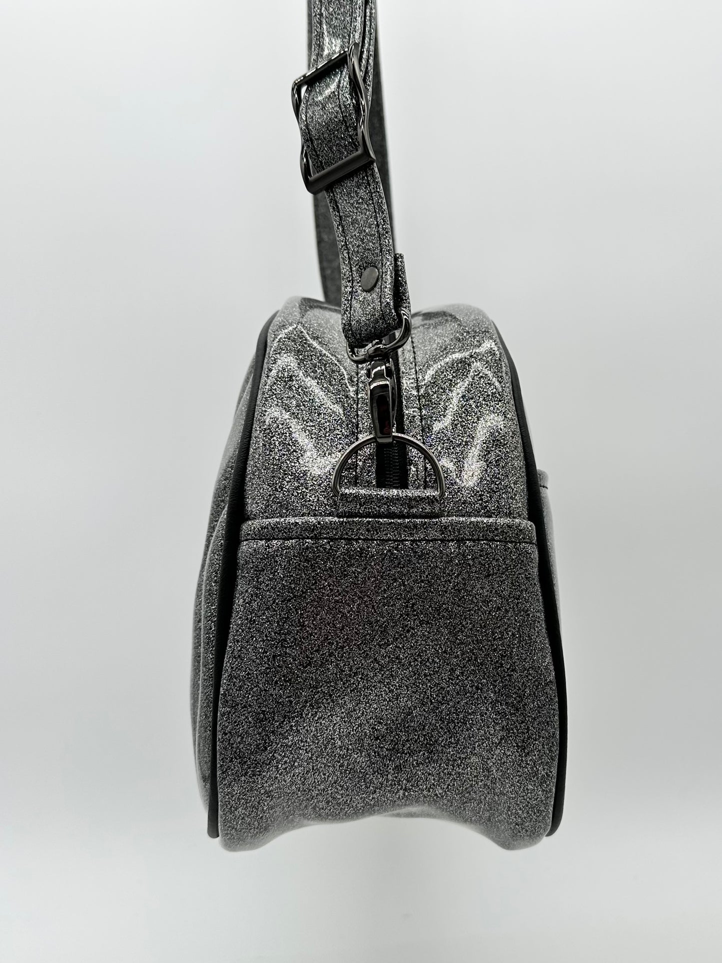 Moxie - Dark Silver Glitter Vinyl - Wavy Pleats