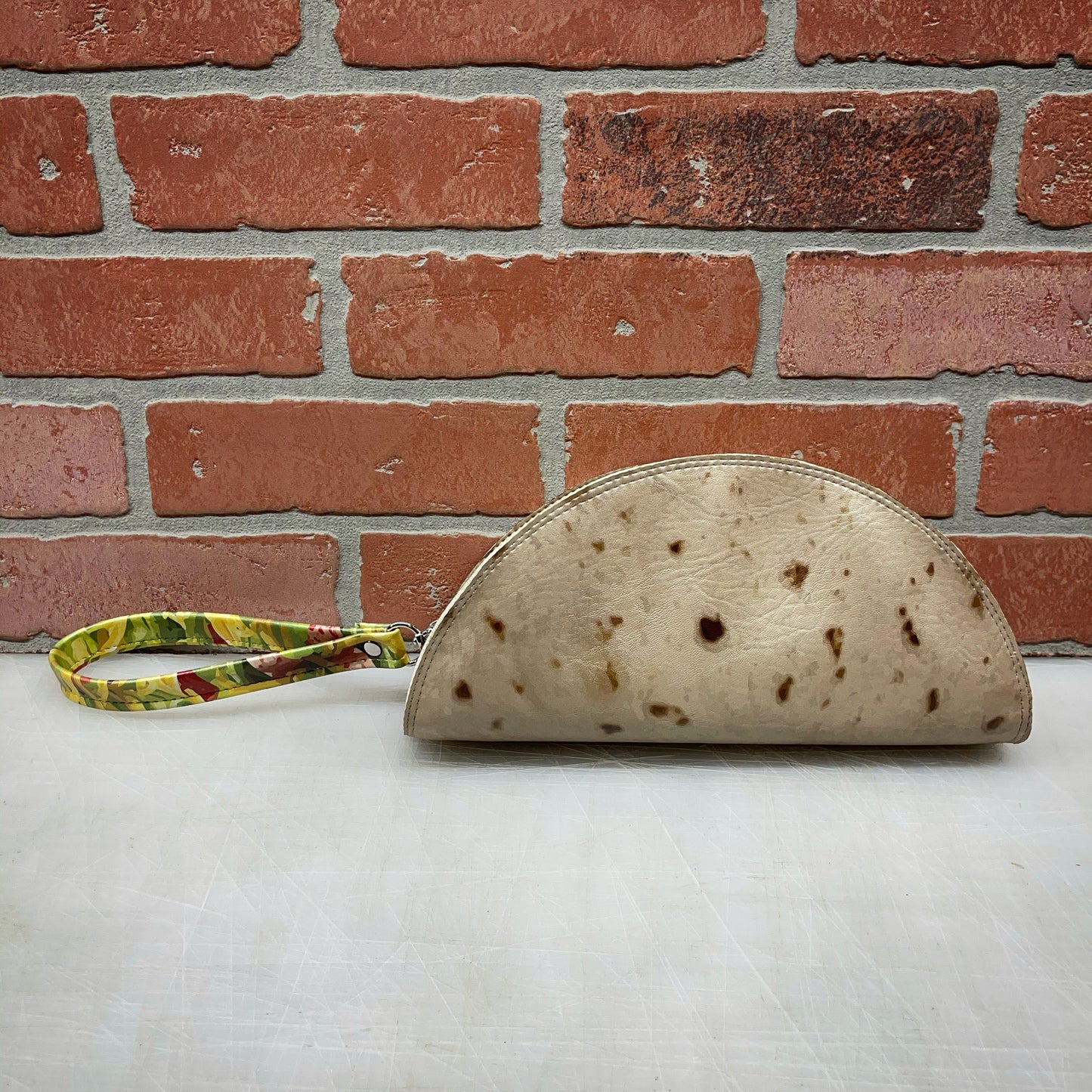 Taco Shaped Wristlet/Clutch - Pearl Taco