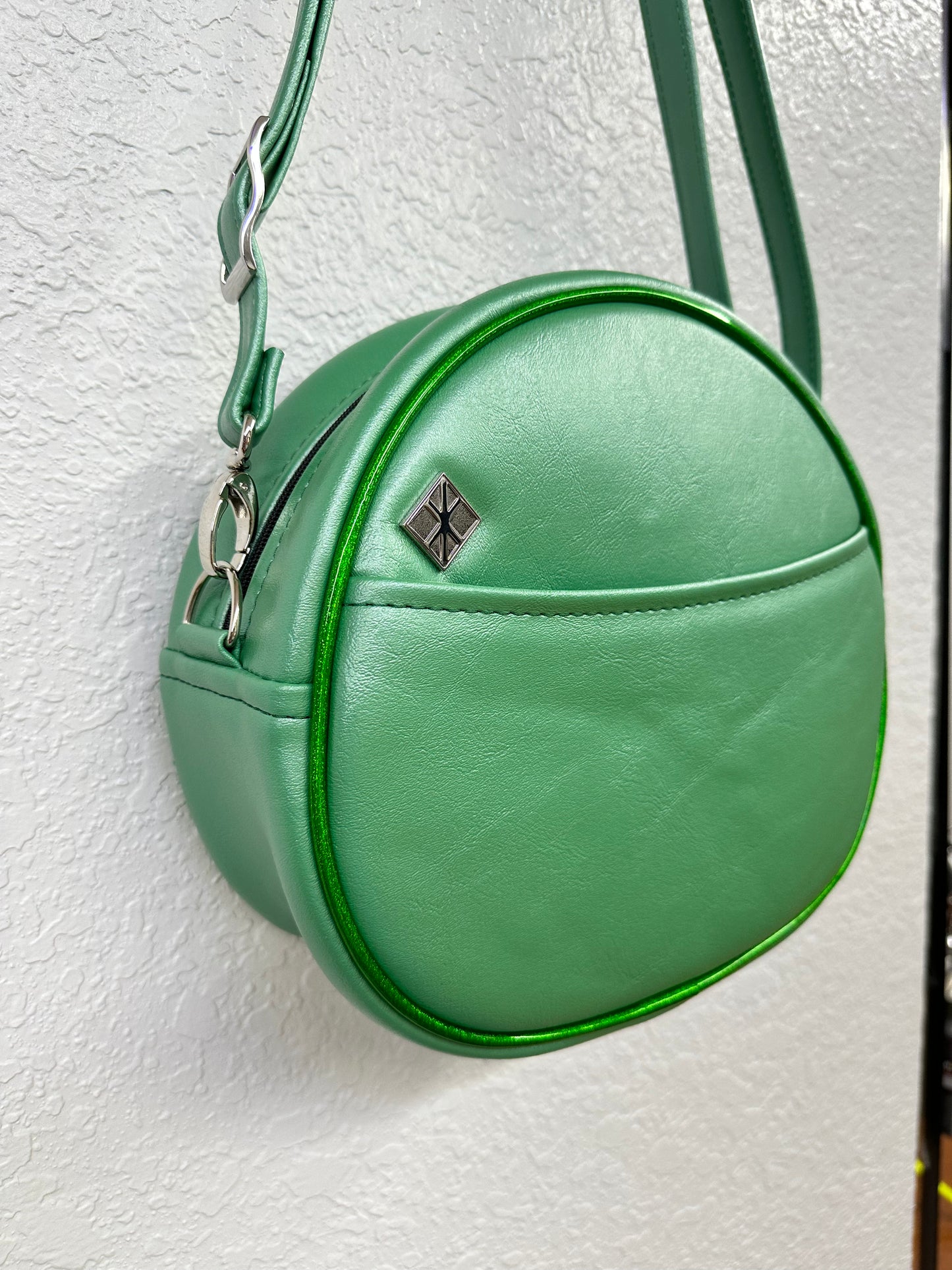 Shamrock Patty O'Lantern MID Cruiser - Mint Pearl and Green Glitter Holo Vinyl