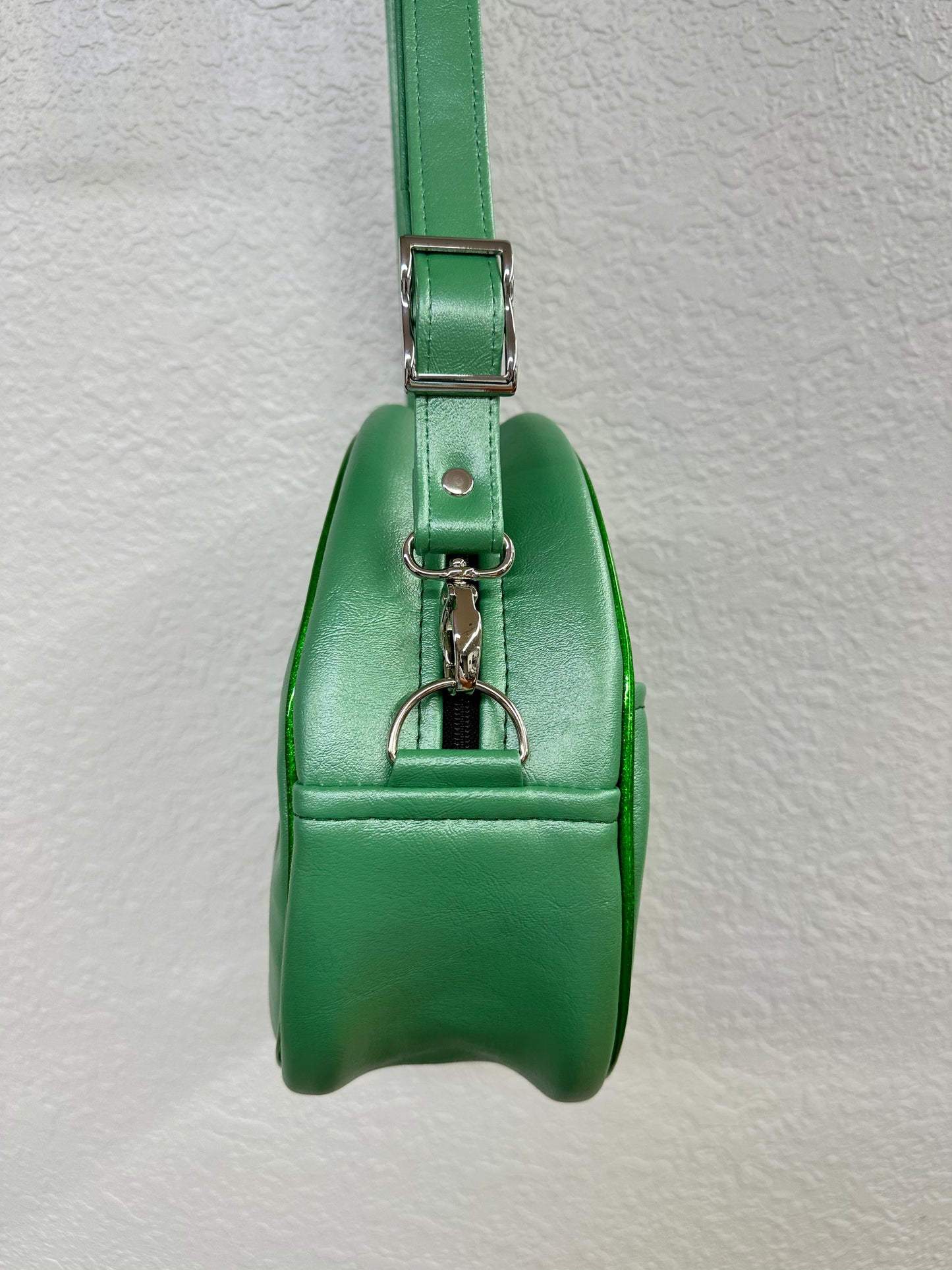 Shamrock Patty O'Lantern MID Cruiser - Mint Pearl and Green Glitter Holo Vinyl