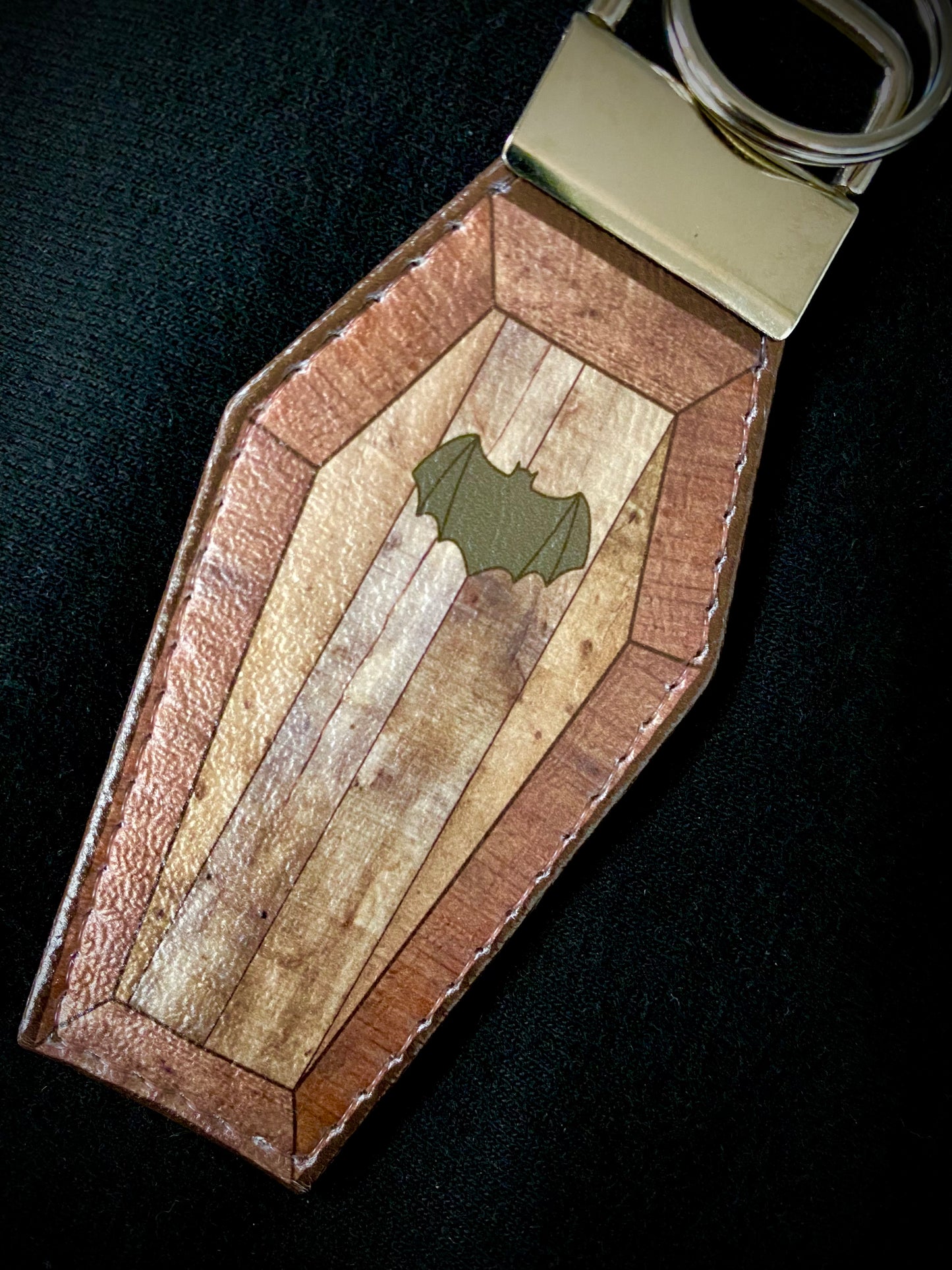 Keychain-Coffin with Bat