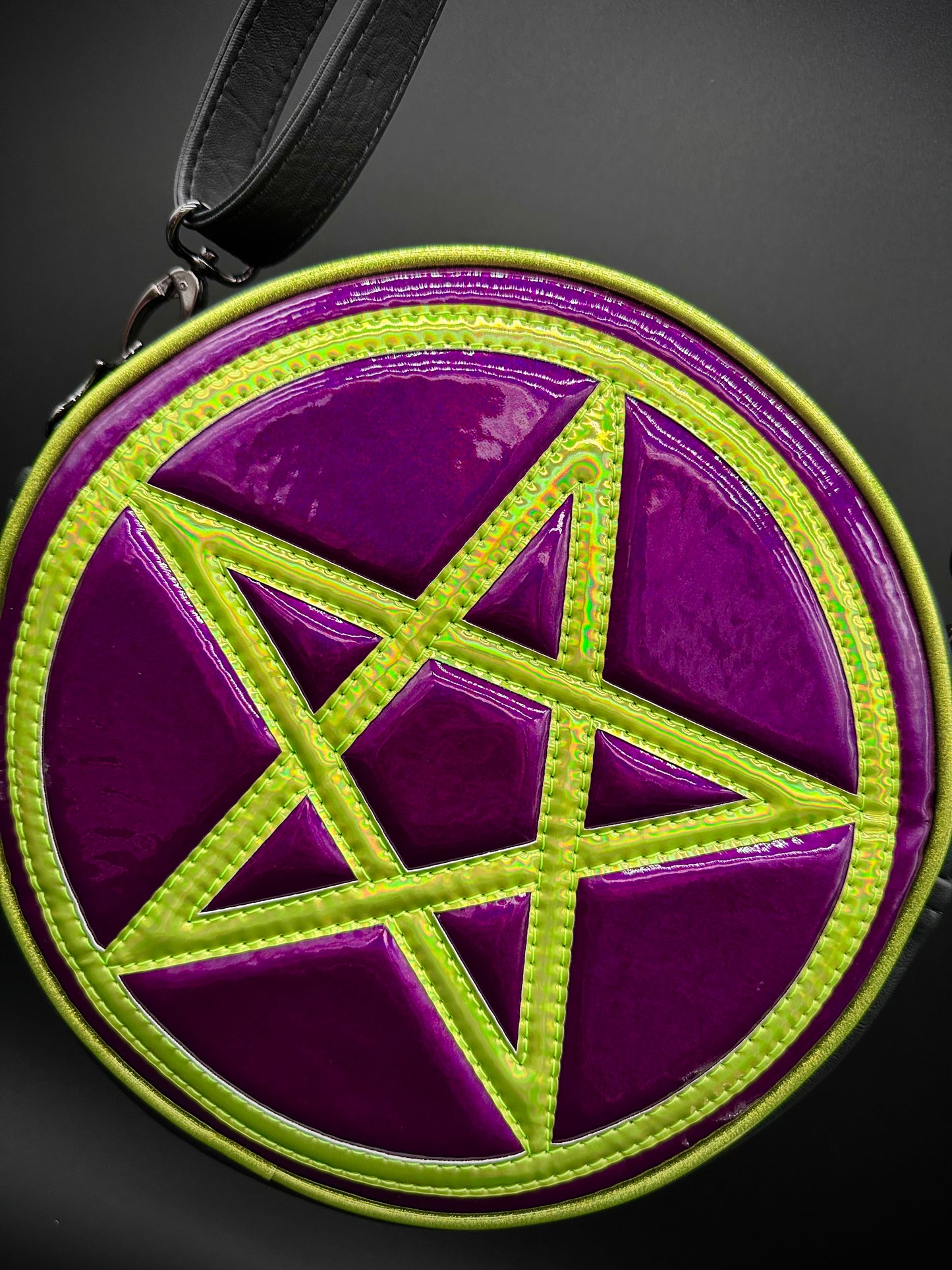 10" Pentagram Circle - Heidi Black, Lime Holo, Plum Holo