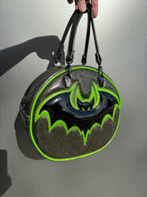 Bat Cruiser - Obsidian Glitter & Lime Glitter with Black Chrome Bat