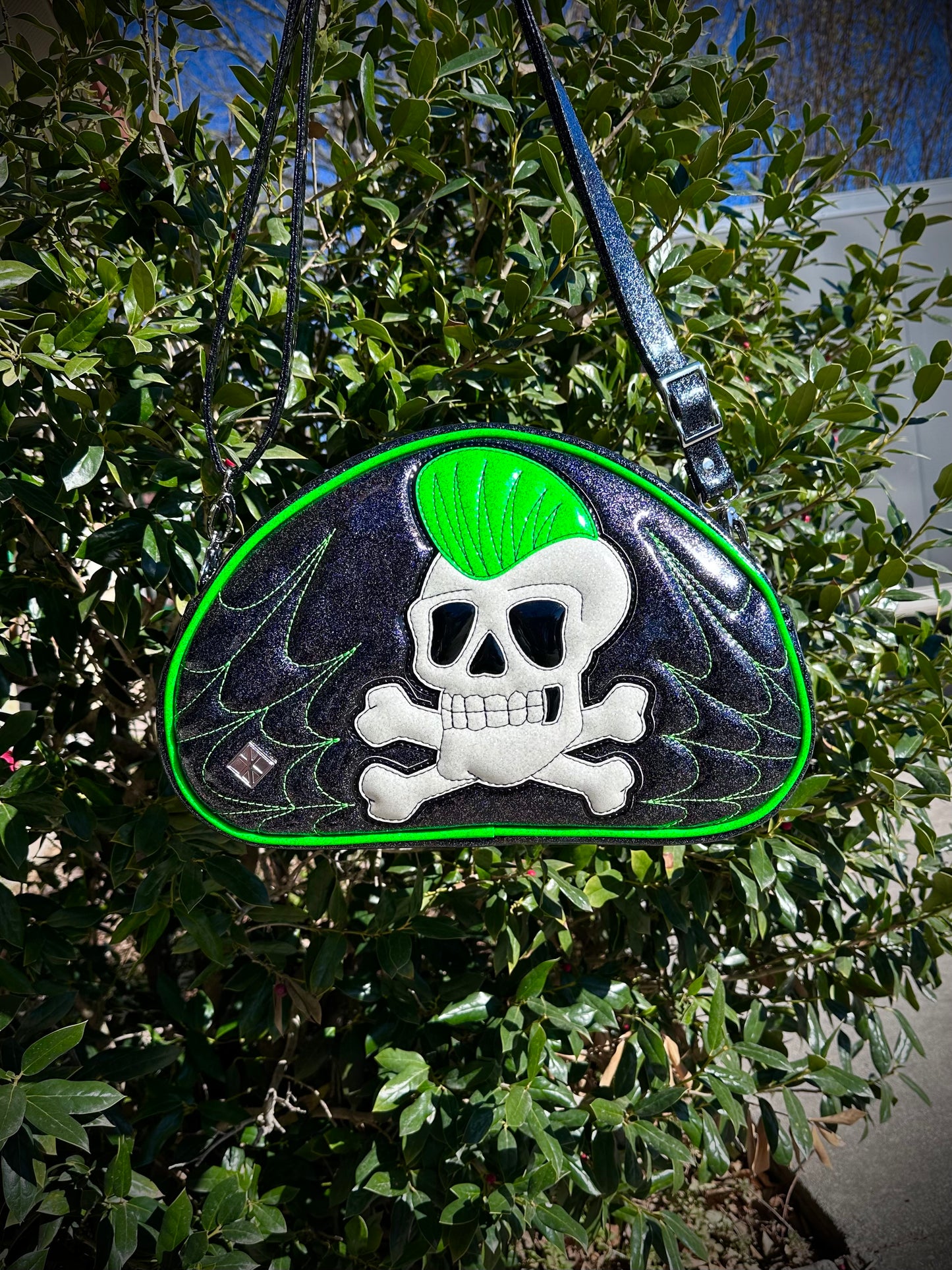 Bowler - Pompadour Skull & Crossbones