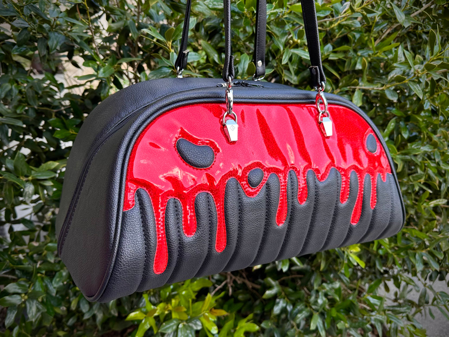 Mighty Minx - Blood Drip - Black Symphony Vinyl & Red Chunky Glitter Holo Vinyl