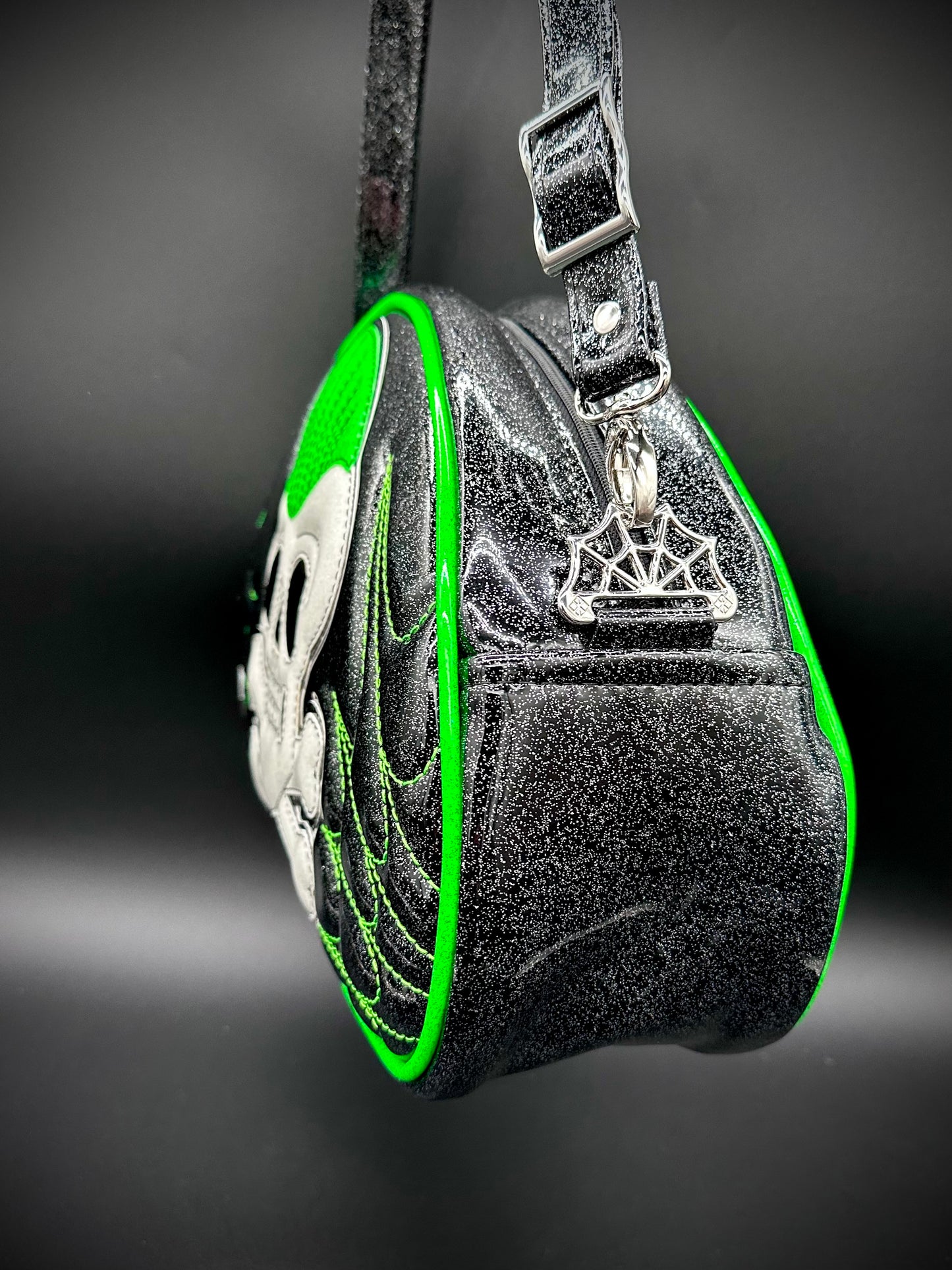 Bowler - Pompadour Skull & Crossbones